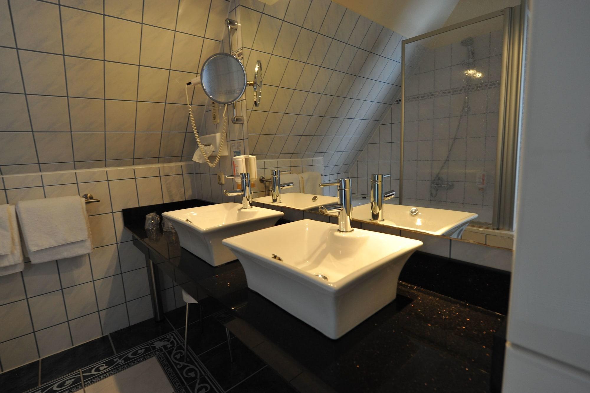 Hotel Am Alten Strom Rostock Esterno foto