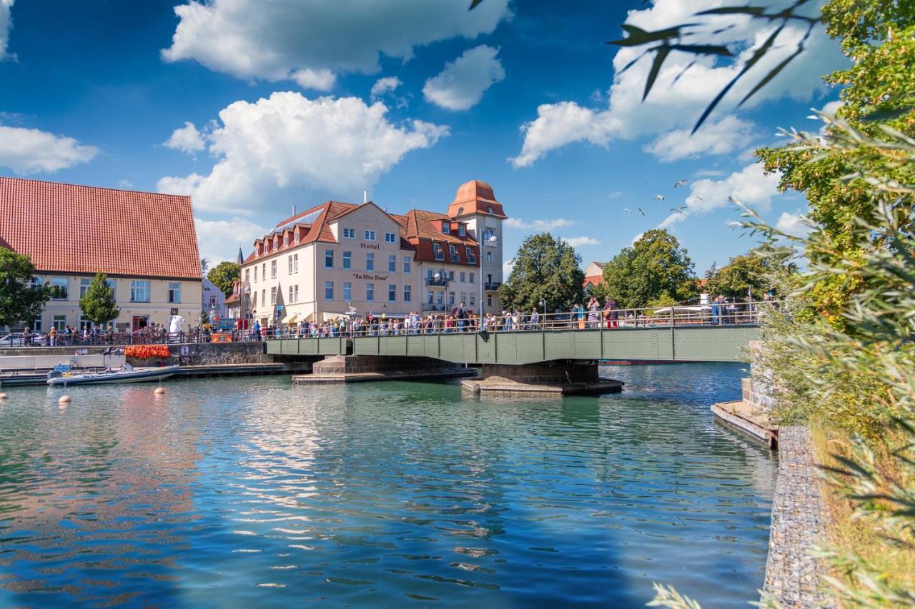 Hotel Am Alten Strom Rostock Esterno foto