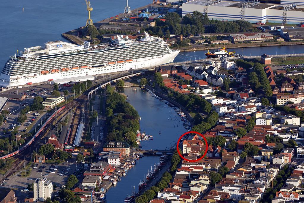 Hotel Am Alten Strom Rostock Esterno foto