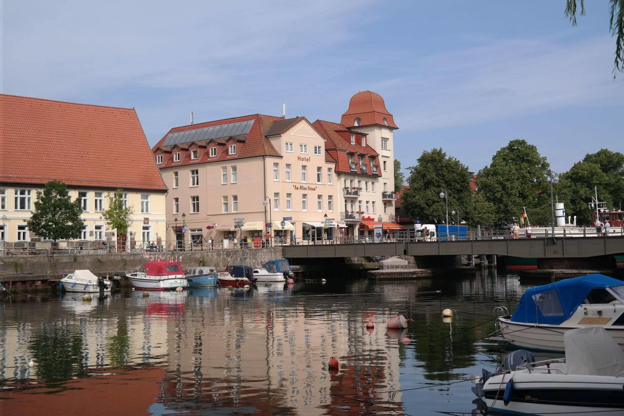 Hotel Am Alten Strom Rostock Esterno foto