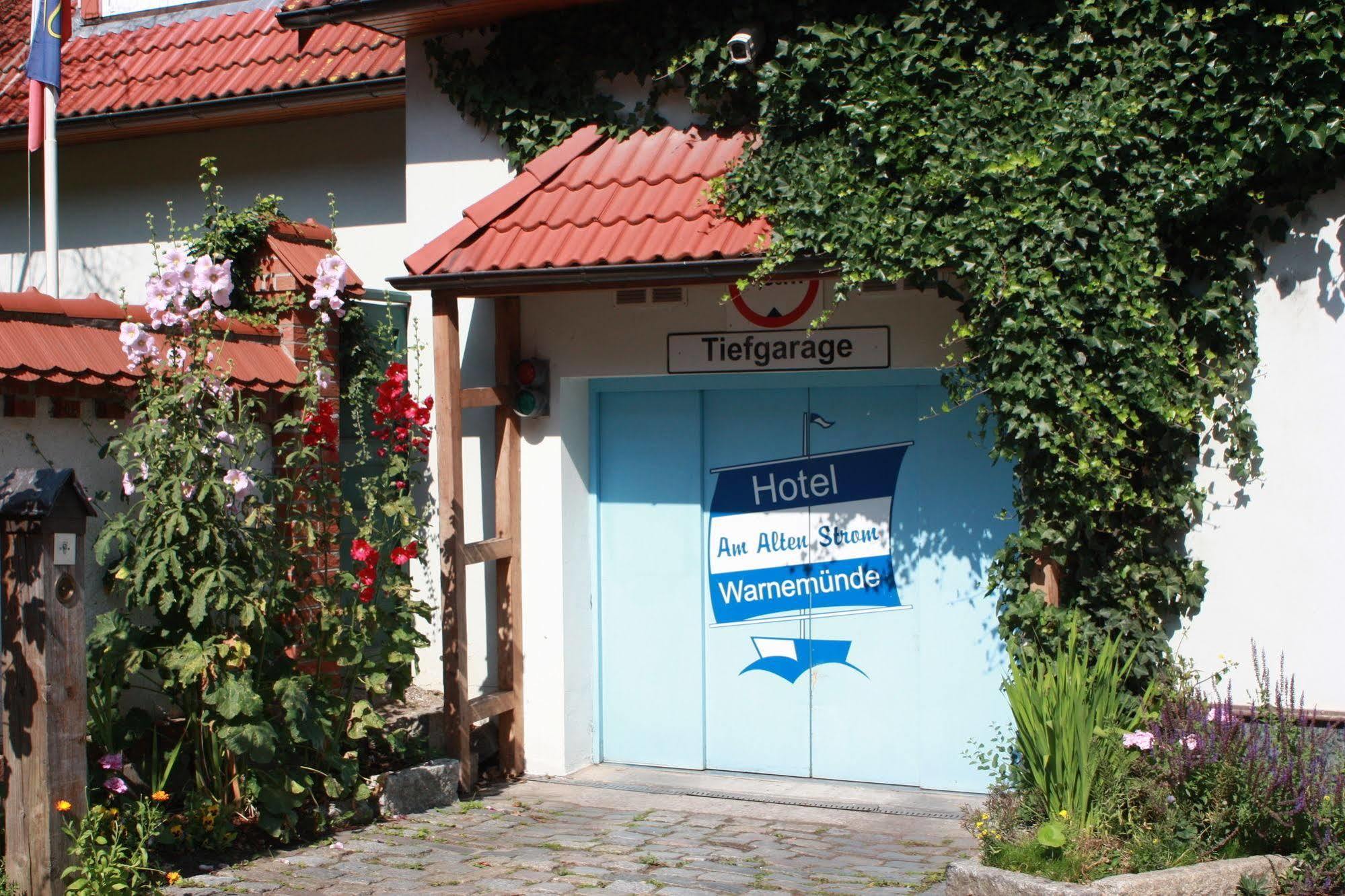 Hotel Am Alten Strom Rostock Esterno foto